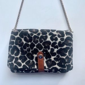 Chic & stylish animal print clutch purse 👛